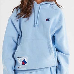 ISO!!!!!!! MENS SIZE SMALL OR WOMENS MEDIUM